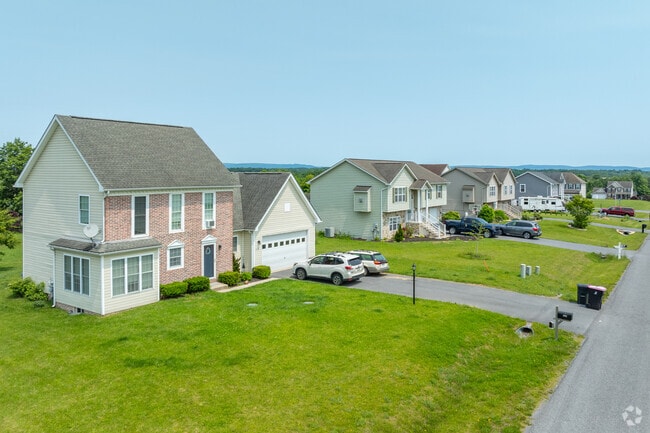Newer subdivisions with houses on larger lots can be found in Saint Thomas.