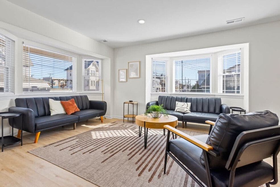 142 E Youngs Ave unit ID1309014P, Wildwood, NJ 08260 - photo 1