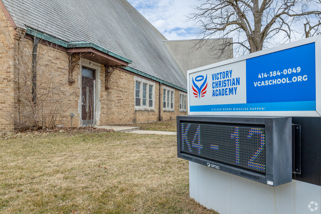 Students in Forest Home Hills neighborhood Christian Academy - West Campus.
