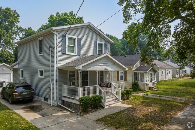 Colonial-style homes are sprinkled throughout the Bassett Park neighborhood.