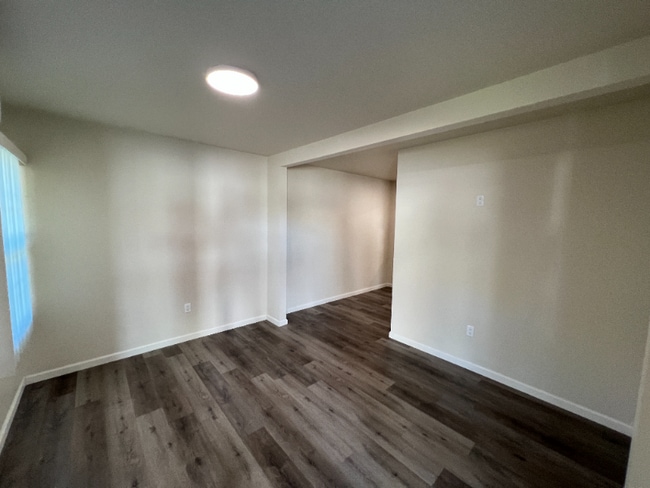 942 N Van Ness Ave, Fresno, CA 93728 - photo 2