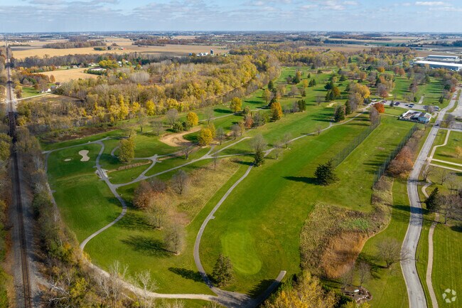 Whispering Creek Golf Club is a short drive from Fort Wayne's Georgetown Place.