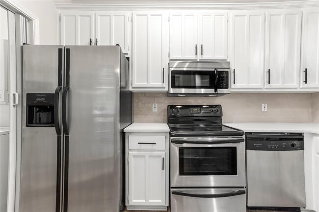 Kitchen -- Stainless Steel Appliances