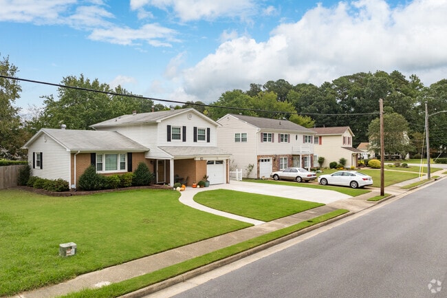 Willow Oaks has wide, sidewalk-lined streets.