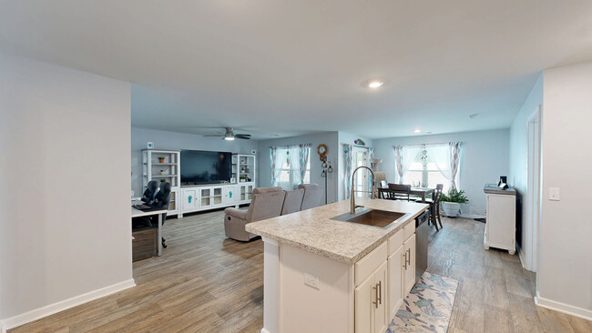 824 Twickenham Loop
