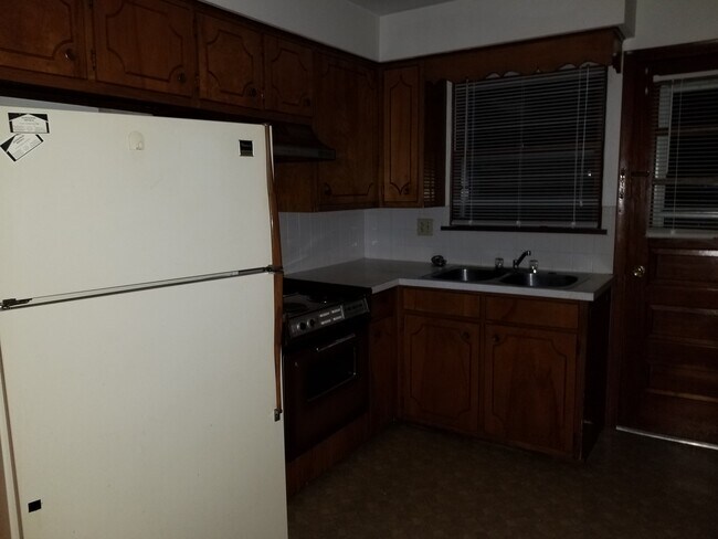 612 N Center St unit 3, Collinsville, IL 62234 - photo 2