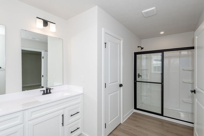 9733 Knoll Creek Ct, Centerville, OH 45458 - photo 7