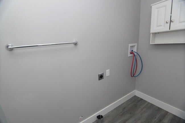 702 W 7th St, Davenport, IA 52802 - photo 7