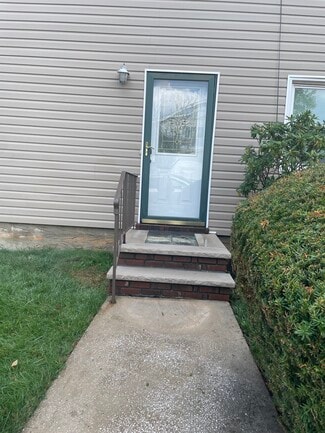 255 Mace St Unit One bedroom apartment, Staten Island, NY 10306