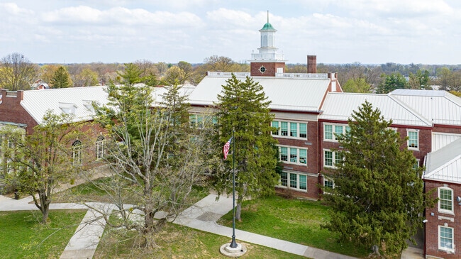 The Highland Middle School features a Fine-Arts Magnet Program near Belknap.