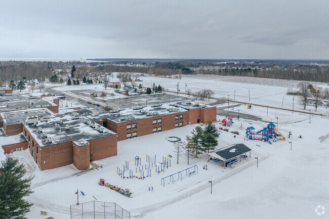 Silver Creek Elementary School has an extensive academic program for students to excel academically and achieve their goals.