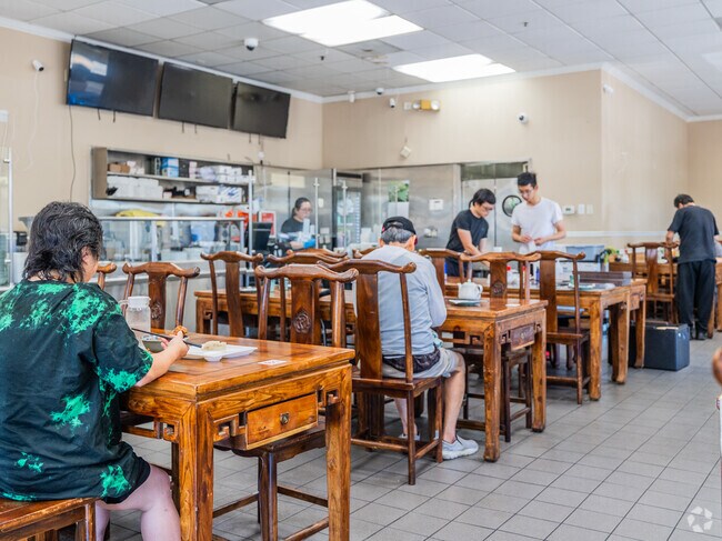 Chef Dumpling has delicious dumplings in Birch Grove.