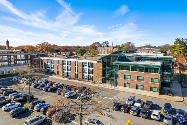 Mamaroneck High School features a large campus for students to walk around and enjoy.