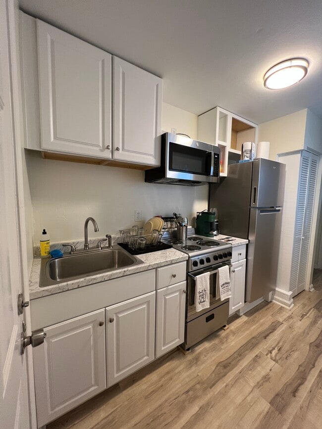 1090 Mayson Turner Rd NW unit Powerhouse Apartment, Atlanta, GA 30314 - photo 3