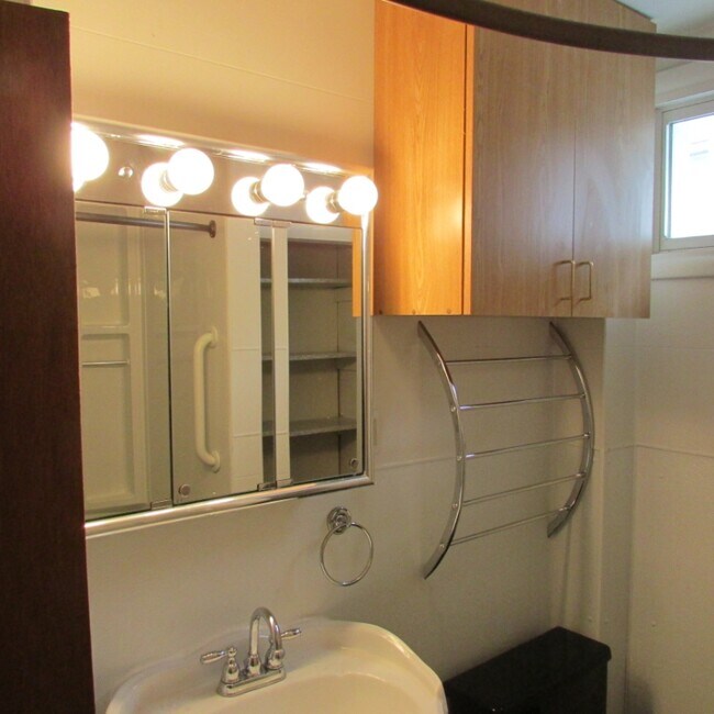 1911A Smelter Ave NE, Black Eagle, MT 59414 - photo 5