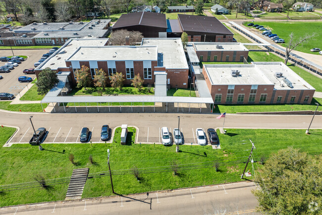Raymond Elementary School serves students in grades pk through 6th grade.
