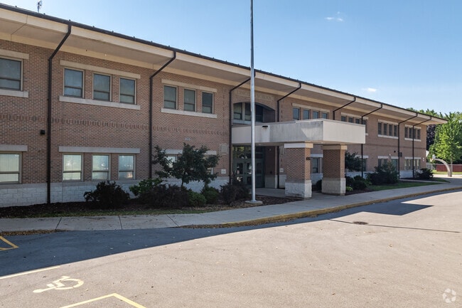 Lincoln Elementary School is a public school for grades PK-5th in Green Bay, WI.