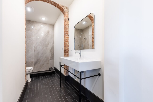 728 E Mcmillan St unit 8, Cincinnati, OH 45206 - photo 3