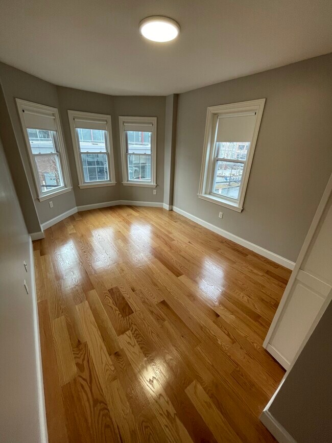 124 Berkshire St unit 1, Cambridge, MA 02141 - photo 3
