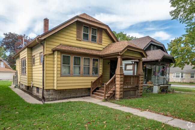 Bungalows are nestled into Roosevelt Grove.