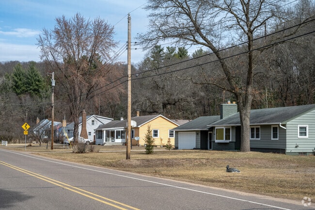 There are rows of ranch style homes in Seymour Township along North Shore Drive.