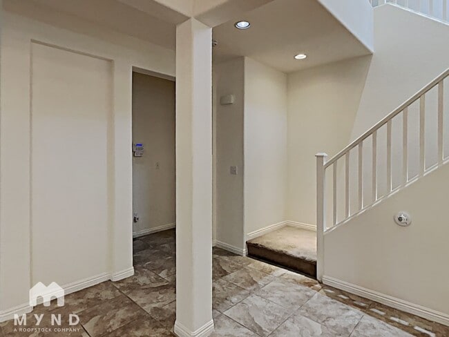 10709 Dobbs Ave, Las Vegas, NV 89166 - photo 2