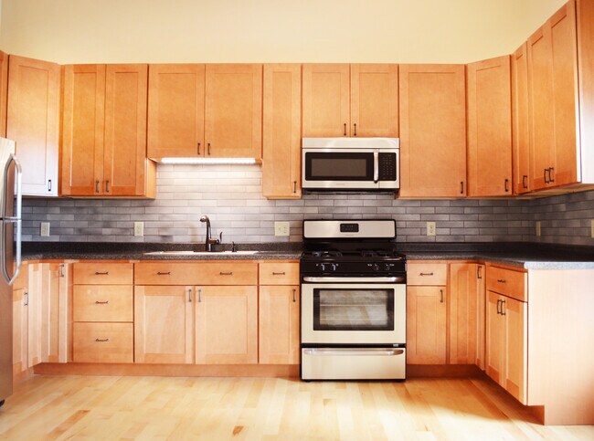 8 Haswell St unit 1, Burlington, VT 05401 - photo 3