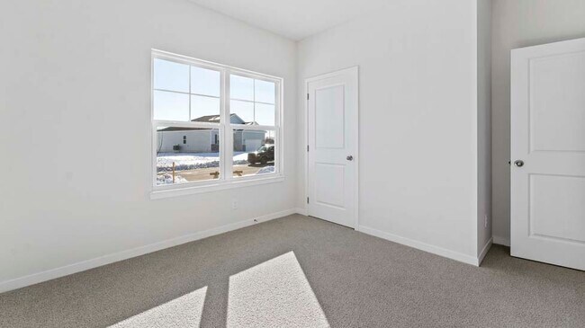 2209 Creek View Ln, Raymore, MO 64083 - photo 5