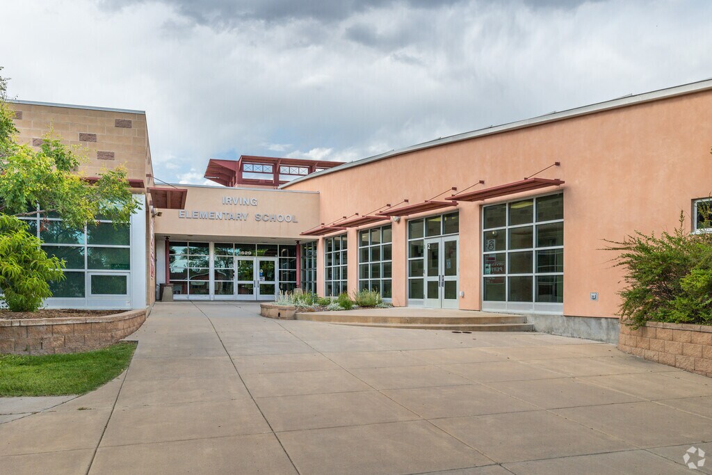 Great educational courses are available at Irving Elementary School in Pueblo.