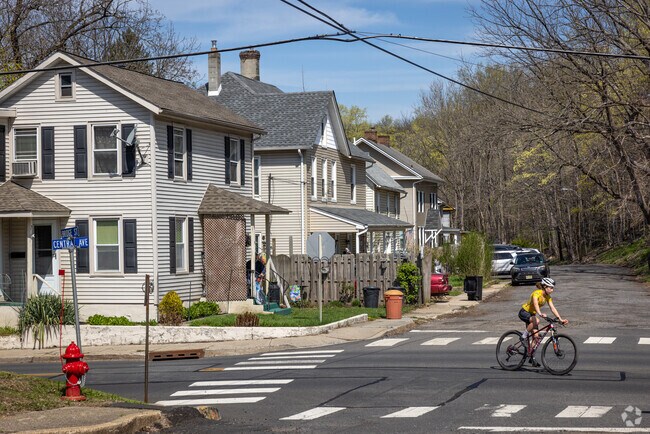 Most home styles on varying sized lots can be found in the Hampton area, be it in the more rural or the more populated parts.