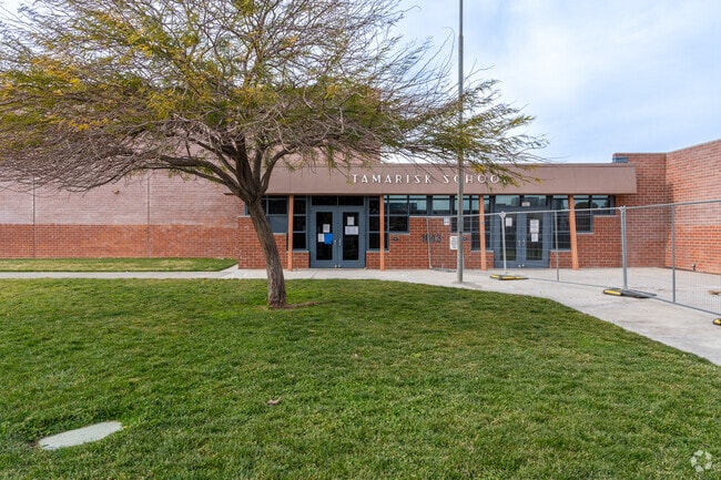 At Tamarisk Elementary, 15% of students scored at or above the proficient level for reading.