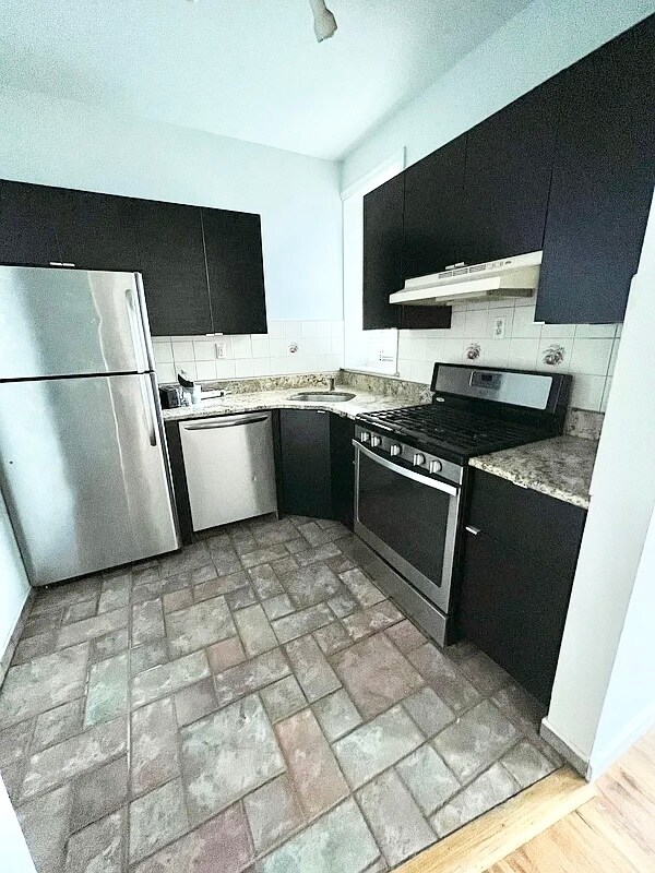 3707 36th Ave, Long Island City, NY 11101