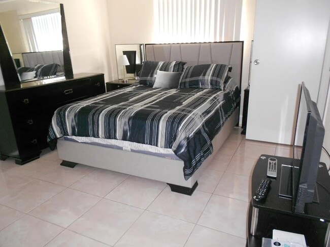 211 Brittany E, Delray Beach, FL 33446 - photo 7