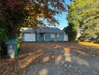 2429 NE Saratoga St, Portland, OR 97211