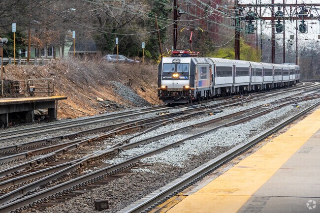 Frequent trains service the Metuchen station for the 40 minute ride to New York City.