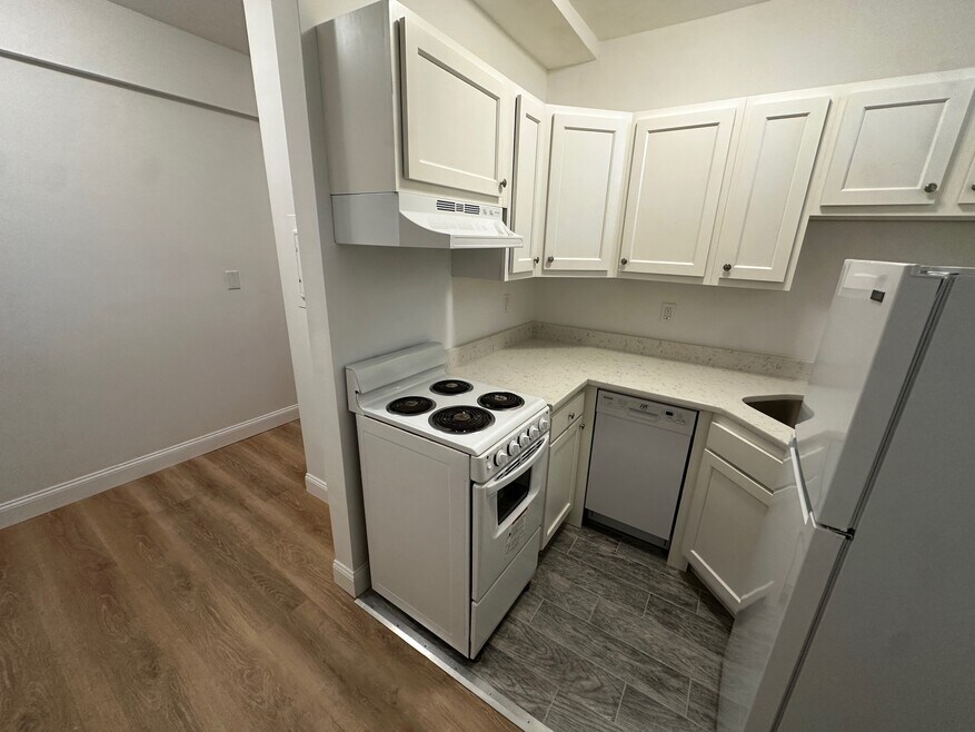 65 Park Dr unit 25, Boston, MA 02215 - photo 1