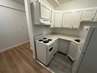 65 Park Dr, Boston, MA 02215