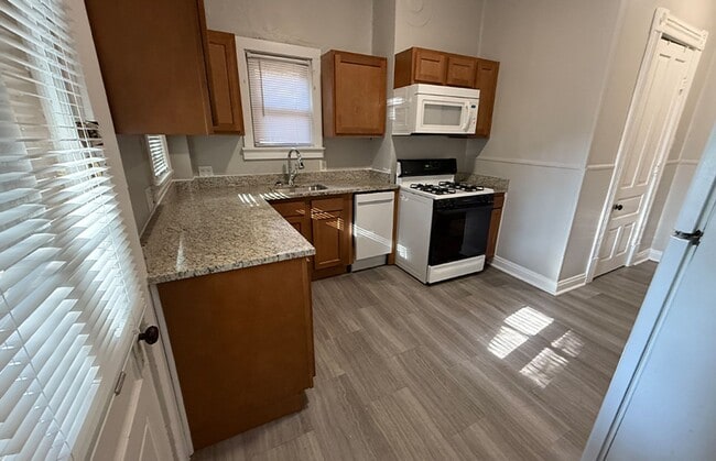 3212 Bishop St unit 3212-01, Cincinnati, OH 45220 - photo 2