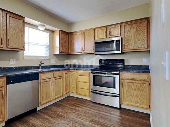 2025 Apple Knoll Ln, Middletown, OH 45044 - photo 3