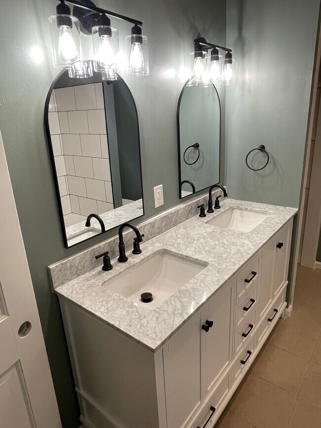 New double-sink vanity