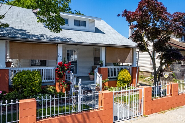 Spanish-style homes are found throughout Rosedale.