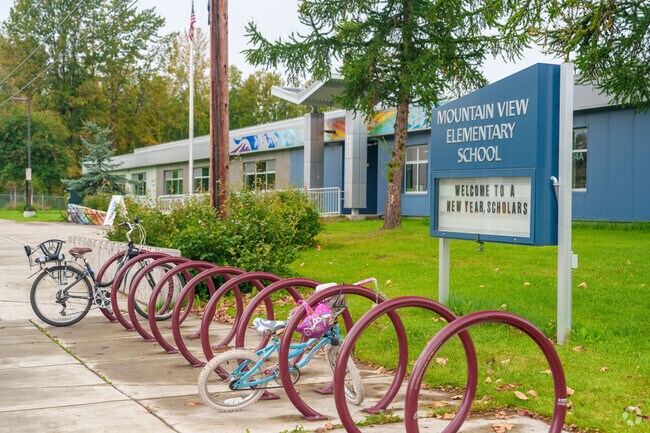 Mountain View Elementary School is a public elementary school in Mountain View.