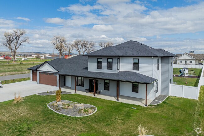 Shiloh is full of amazing newly constructed homes.