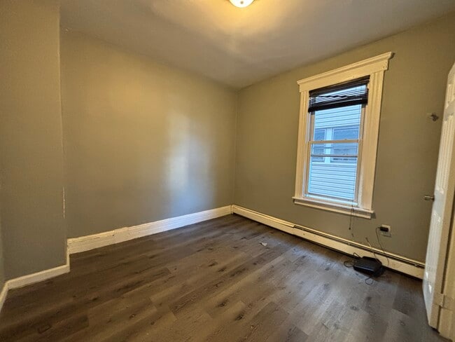 439 Marshall St unit 2, Elizabethport, NJ 07206 - photo 4