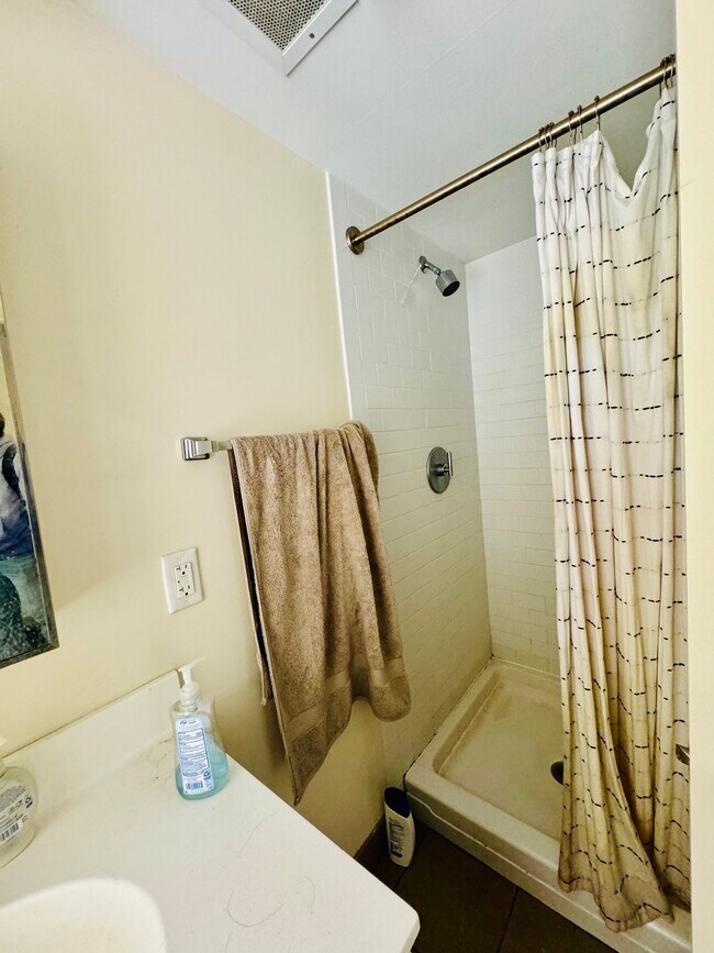 6 Winter St unit 802, Dorchester, MA 02122 - photo 2