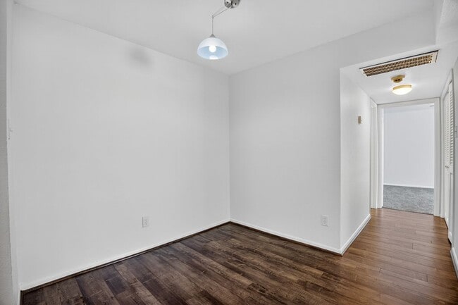 8527 Hearth Dr, Houston, TX 77054 - photo 3