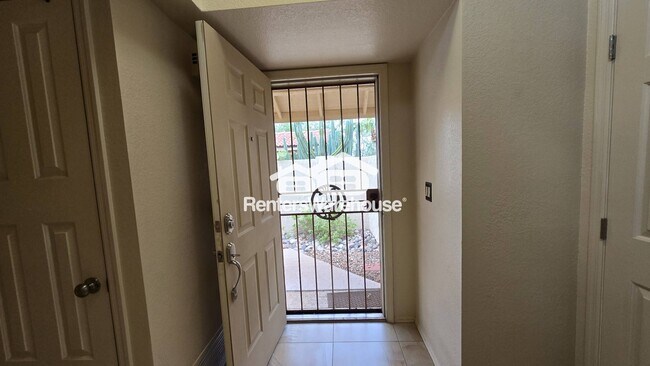 311 E Suntree St, Tucson, AZ 85737 - photo 4