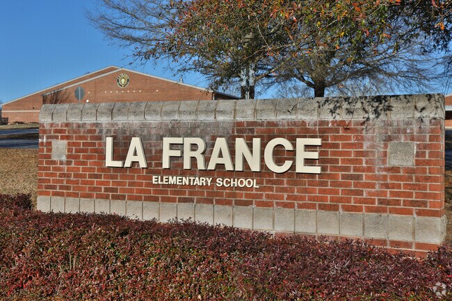 La France Elementary 6