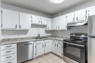 4888 S Highland Cir, Salt Lake City, UT 84117