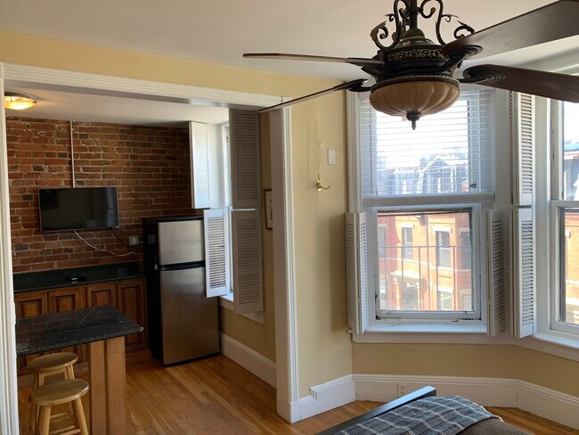 48 Hereford St unit 3, Boston, MA 02115 - photo 4